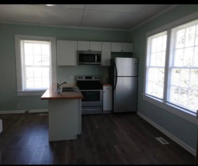 Foto del edificio - 1004 W 5th Ave