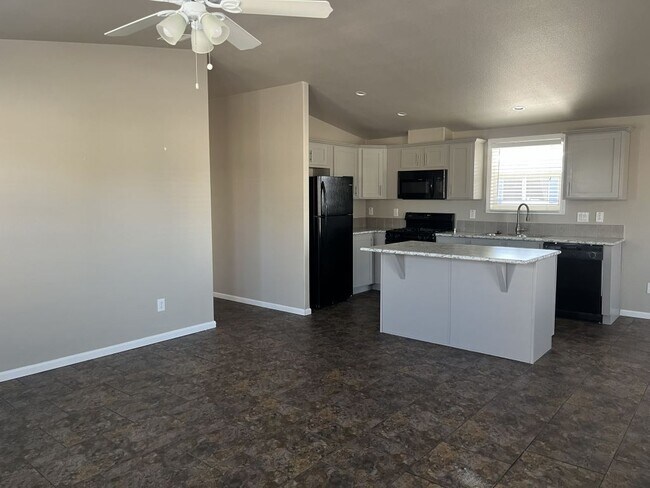 Foto del edificio - 201 S Greenfield Rd