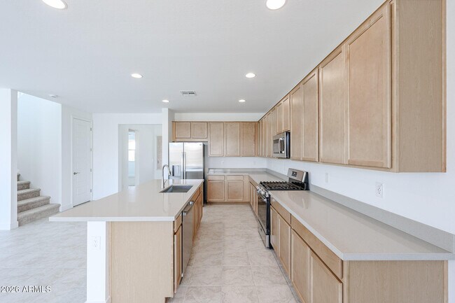 Building Photo - 14812 W Smoketree Dr
