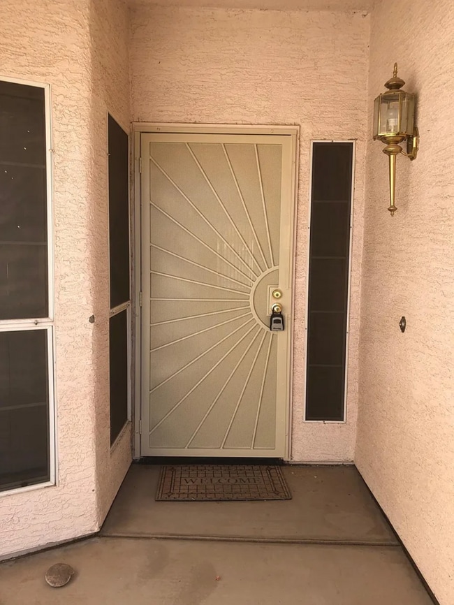 Building Photo - COMING SOON! 3 Bed/ 2 Bath Home in Arrowhead Lakes