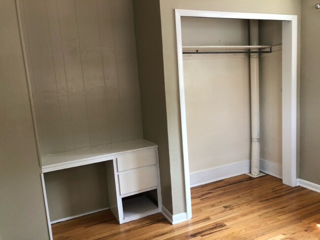 Foto del edificio - 615 W Mulberry St