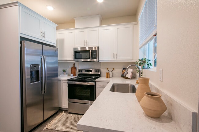 Building Photo - Stadium Park Apartments