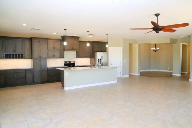 Building Photo - 8937 E Princess Dr