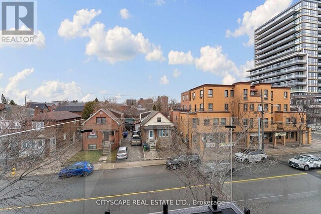 Photo du bâtiment - 591 Oakwood Ave
