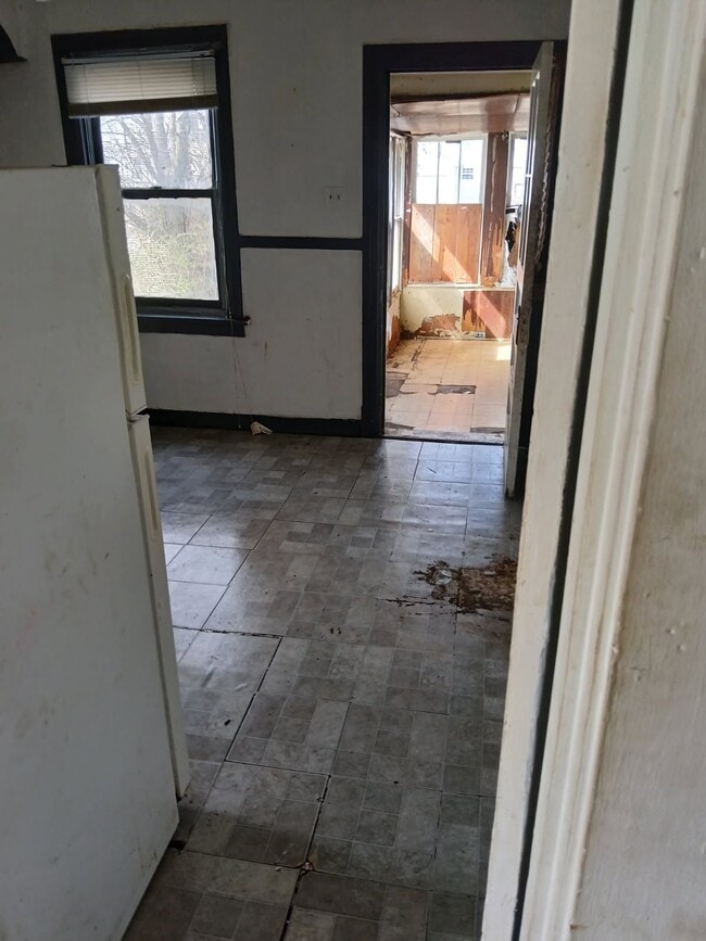 Building Photo - 4931 Plover Ave