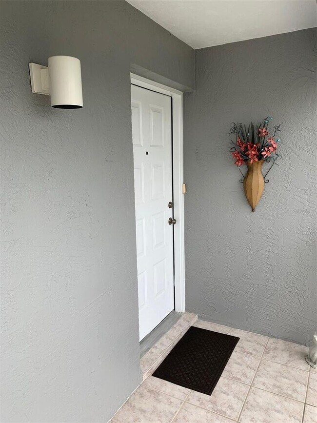 Foto del edificio - 2 br, 2 bath House - 1340 San Cristobal Av...