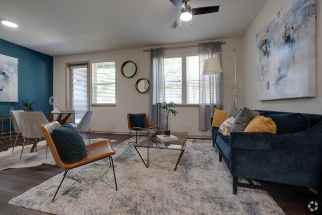 2BR, 2BA - 1,125SF - Gran Bay