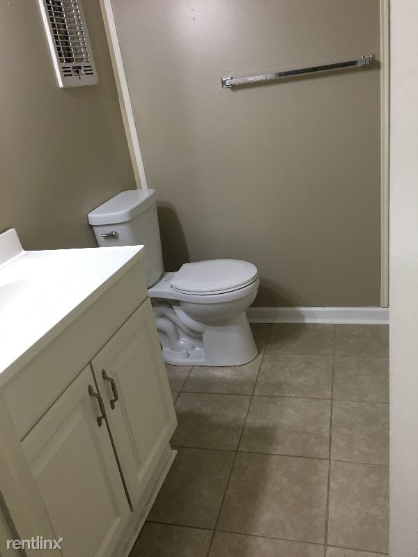 Foto del edificio - 600 E St Mary Blvd