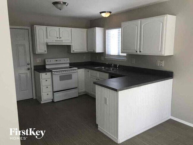 Building Photo - 1400 Navaho Trail