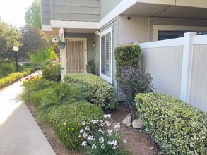 Building Photo - 660 Golden Springs Dr