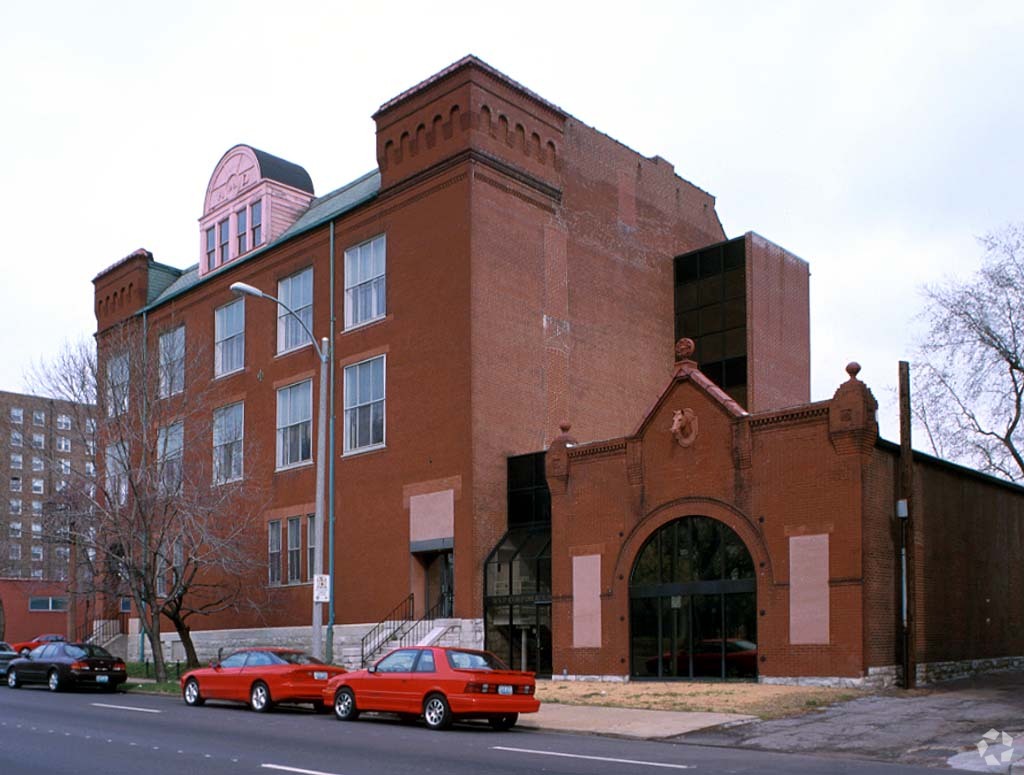 Primary Photo - The Grand Lofts