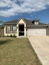 Building Photo - 3228 Samson Dr