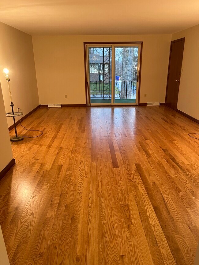 Foto del edificio - 211 Denrose Dr