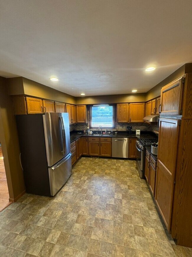 Foto del edificio - Single Family Home in Germantown Hills with Pool 3 BR / 4BA