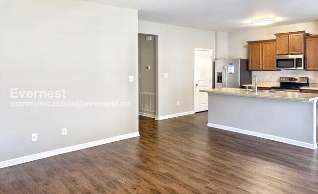 Foto del edificio - 215 Village Springs Dr