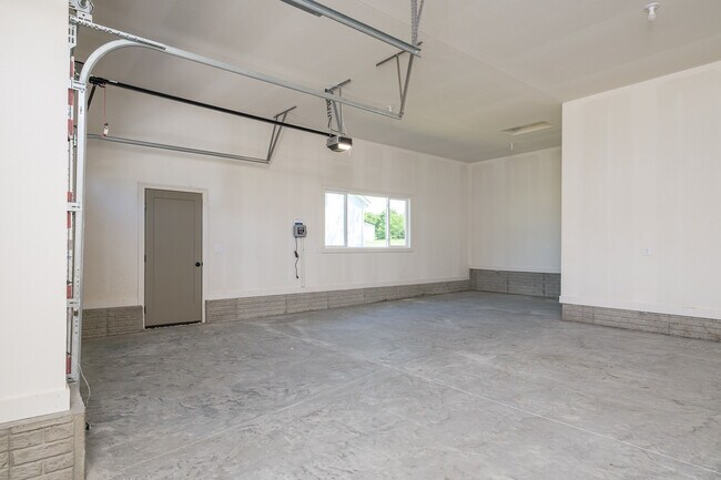 Foto del edificio - 807 Bridgeview St