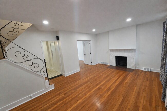 Foto del edificio - 6344 Alderson St