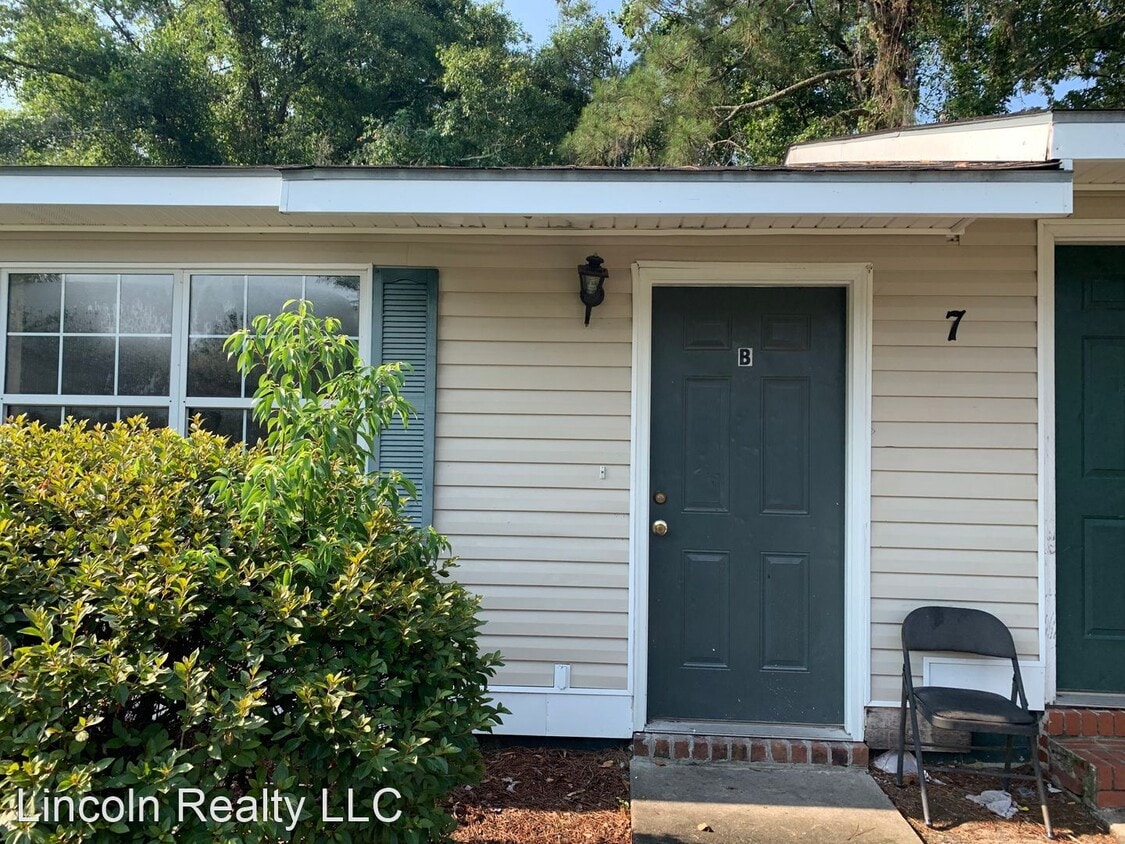 Primary Photo - 2 br, 1 bath House - 7 Shanna Cir Apt B