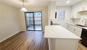 Foto del edificio - 4159 Steck Ave