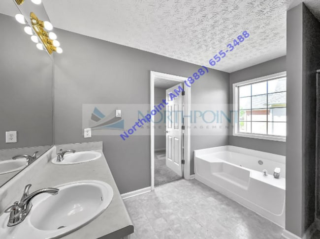 Building Photo - 1229 Kern Cove