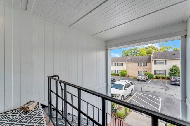 Building Photo - Beautiful 2-Bed, 2-Bath Condo with Elegant...