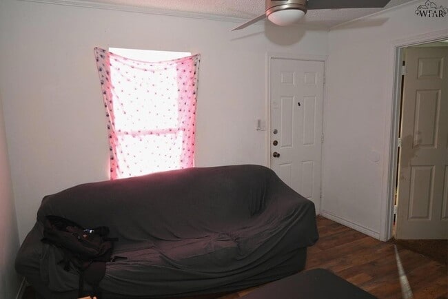 Foto del edificio - 902 Flood St