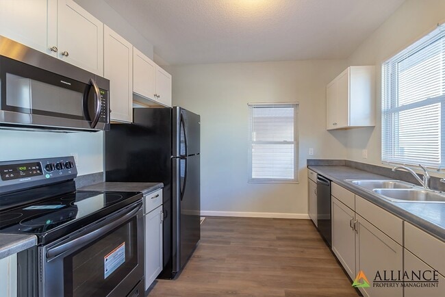 Building Photo - 917 Kearney St