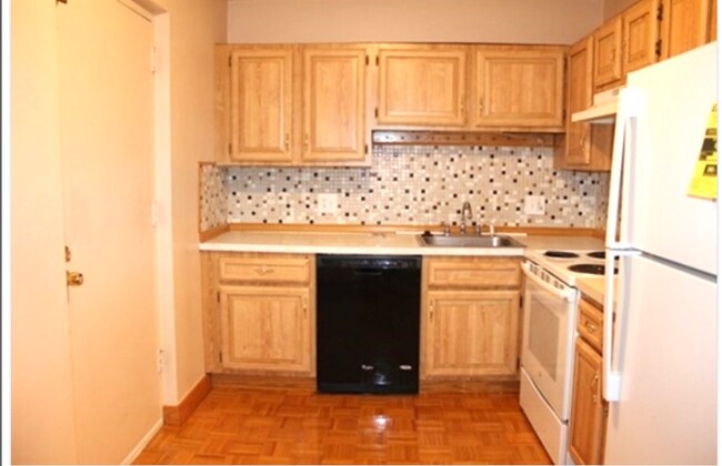 Building Photo - 67 Milliken Ave