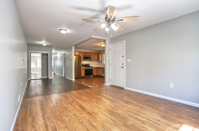 Building Photo - 205 Halladay St