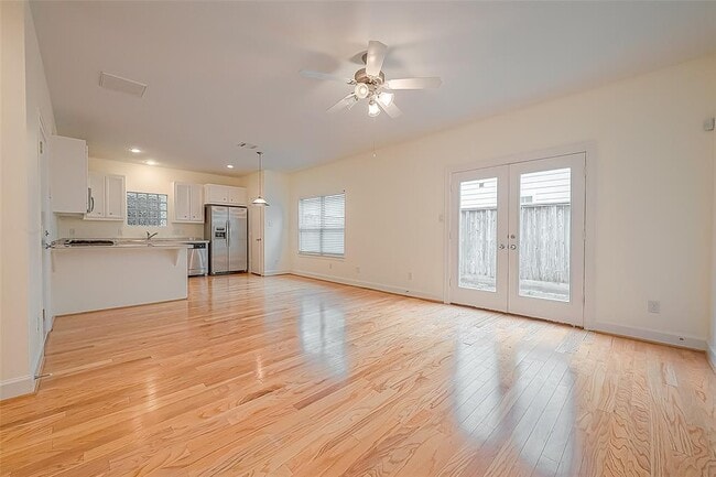 Building Photo - 3722 Main Poplar Dr