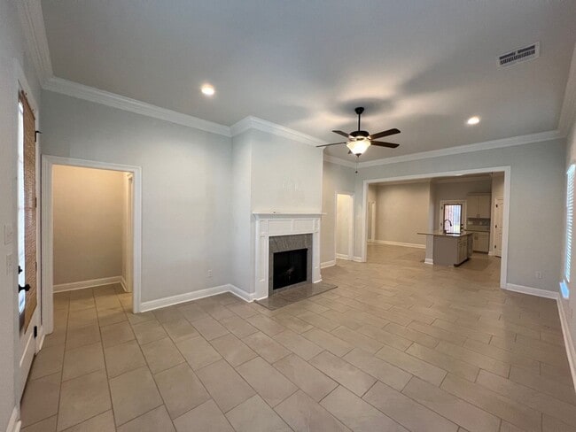 Foto del edificio - 9922 Stratford Dr