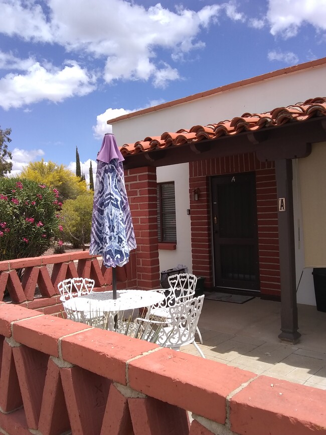 Building Photo - 503 S Paseo Lobo