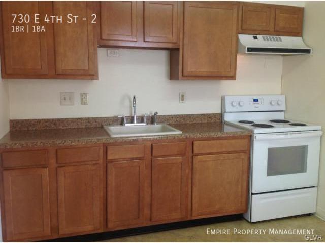 Building Photo - 1 Bedroom with Bonus Room Apartment with O...