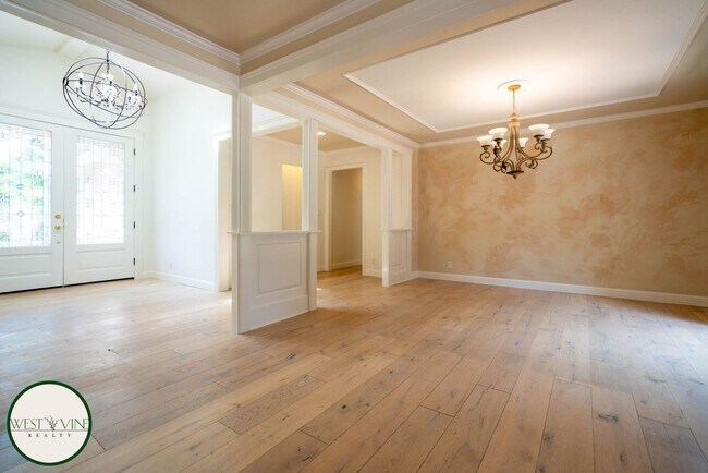 Foto del edificio - Gorgeous Four Bedroom Home | Expansive Backyard | Swimming Pool