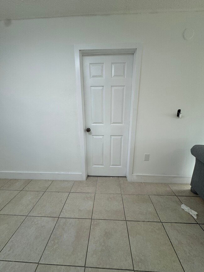 Foto del edificio - 2236 NW 33rd St