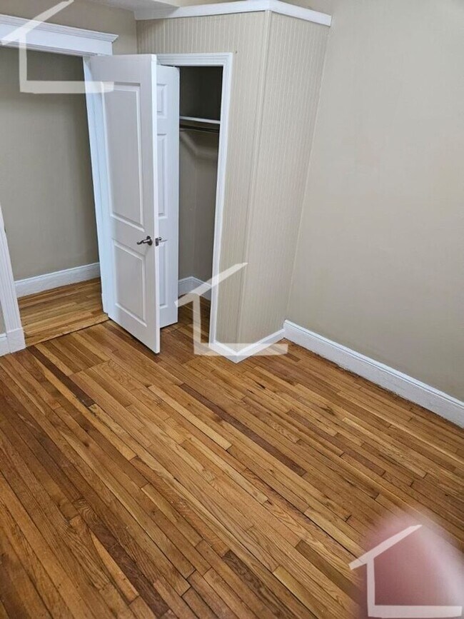 Foto del edificio - Nicely renovated 2 bed in Brighton!