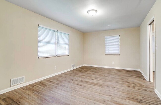 Foto del edificio - 2930 Arrowood Dr