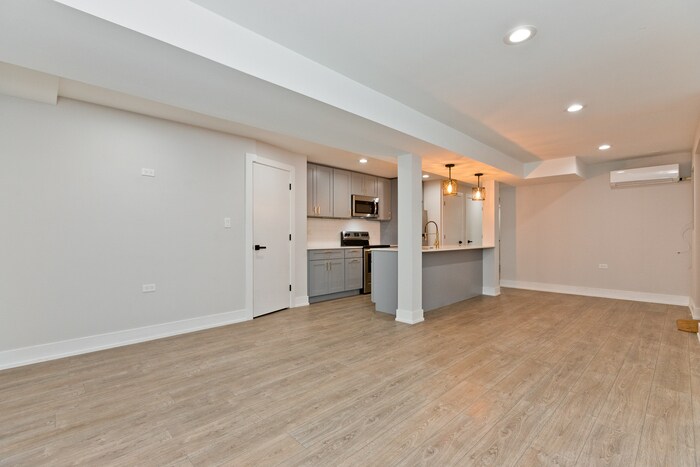 Primary Photo - 1013 W 18th St