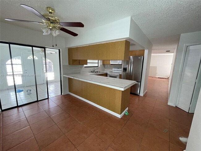 Foto del edificio - 3301 SW 114th Ct