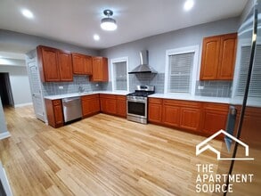 Building Photo - 2143 W Cullerton St