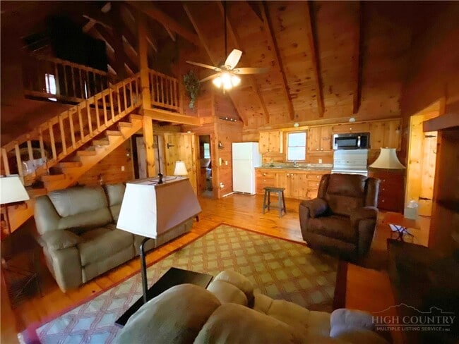 Foto del edificio - 329 Ballou Mills Rd