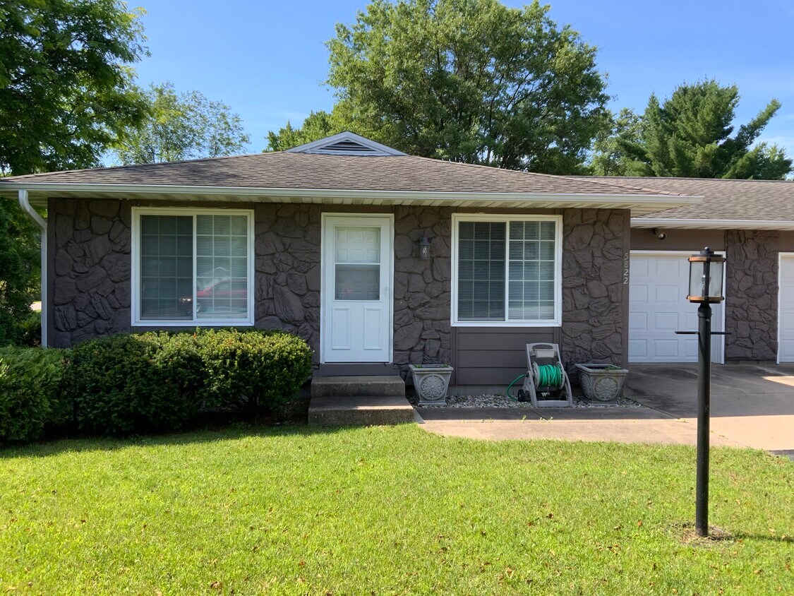 5820 Kellner Rd Unit 2, Wisconsin Rapids, WI 54494 Condo for Rent in Wisconsin Rapids, WI