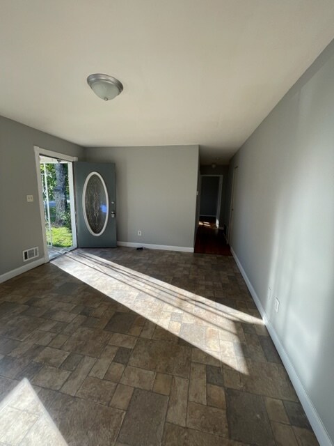 Building Photo - 9117 Lantana Dr