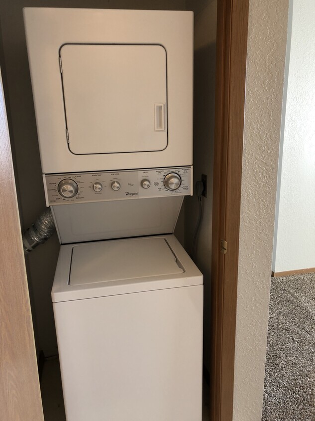 Stackable Washer & Dryer in unit - 2401 9th St