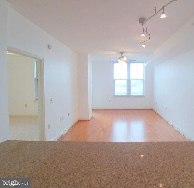 Foto del edificio - 11760 Sunrise Valley Dr