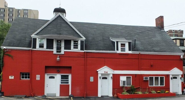 Building Photo - 84 W Utica St
