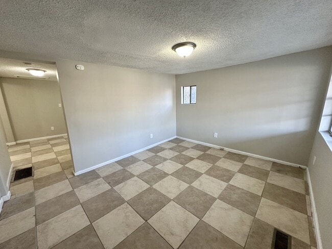 Foto del edificio - 1512 Cherry Ave