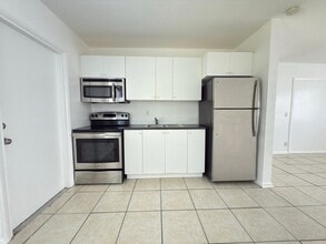 Building Photo - 1172 W 34th St