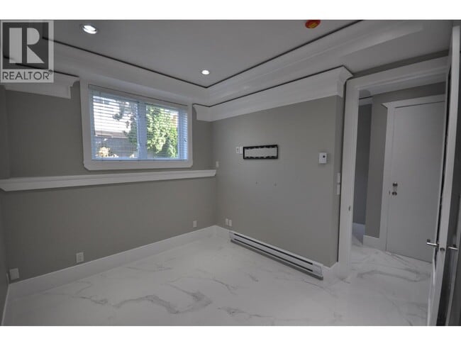 Building Photo - 7505 Kingsway