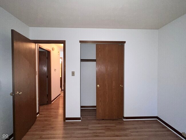 Foto del edificio - 4923 Peony Pl